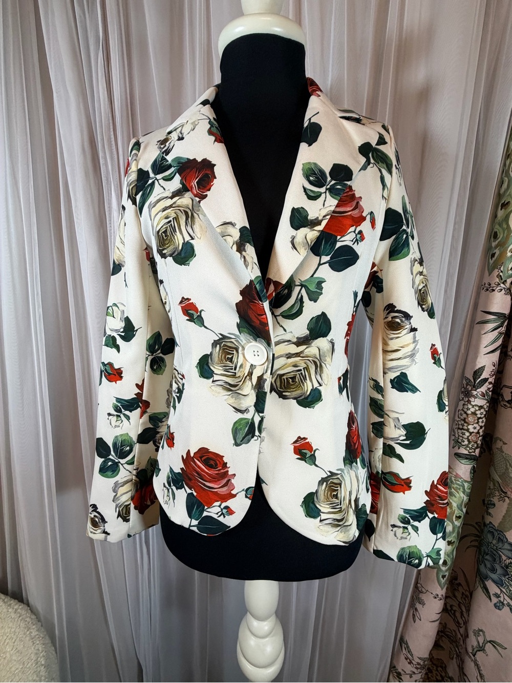 Cream Floral Single-Button Blazer with Red & Green Rose Print